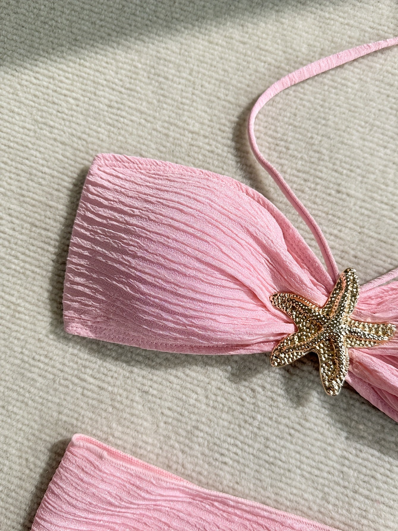 Biquíni tomara que caia rosa texturizado com detalhe central moda praia feminina